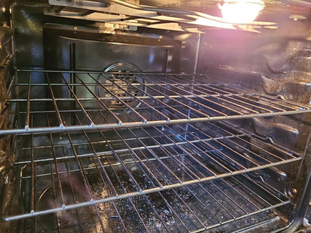 GE Smooth Surface Range / Oven