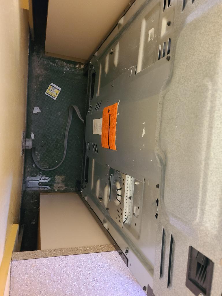 GE Smooth Surface Range / Oven