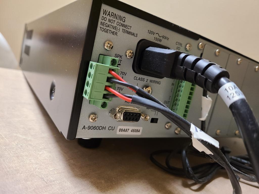 TOA 9000 Series Amplifier A-9060DH w/ Microphone