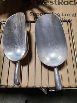 Ice Scoops, Spatulas, Colander, Small Trash Can, Utensils