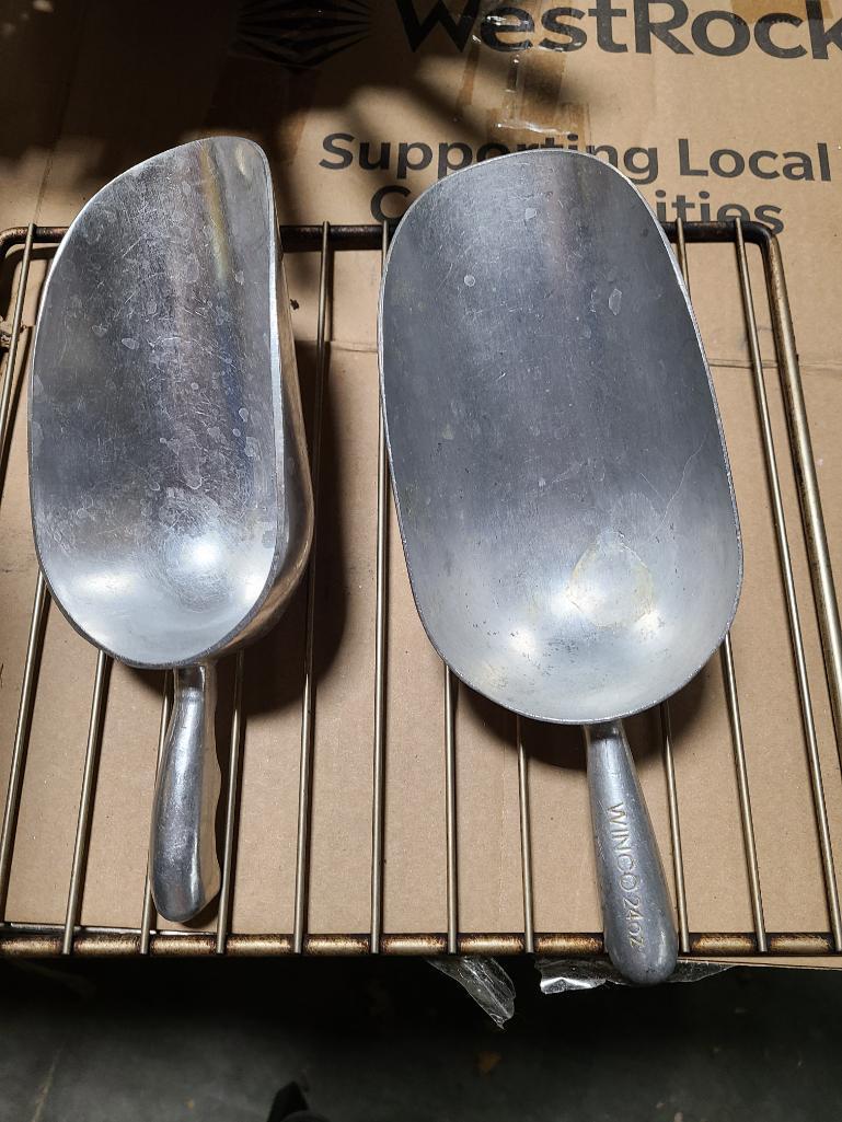 Ice Scoops, Spatulas, Colander, Small Trash Can, Utensils