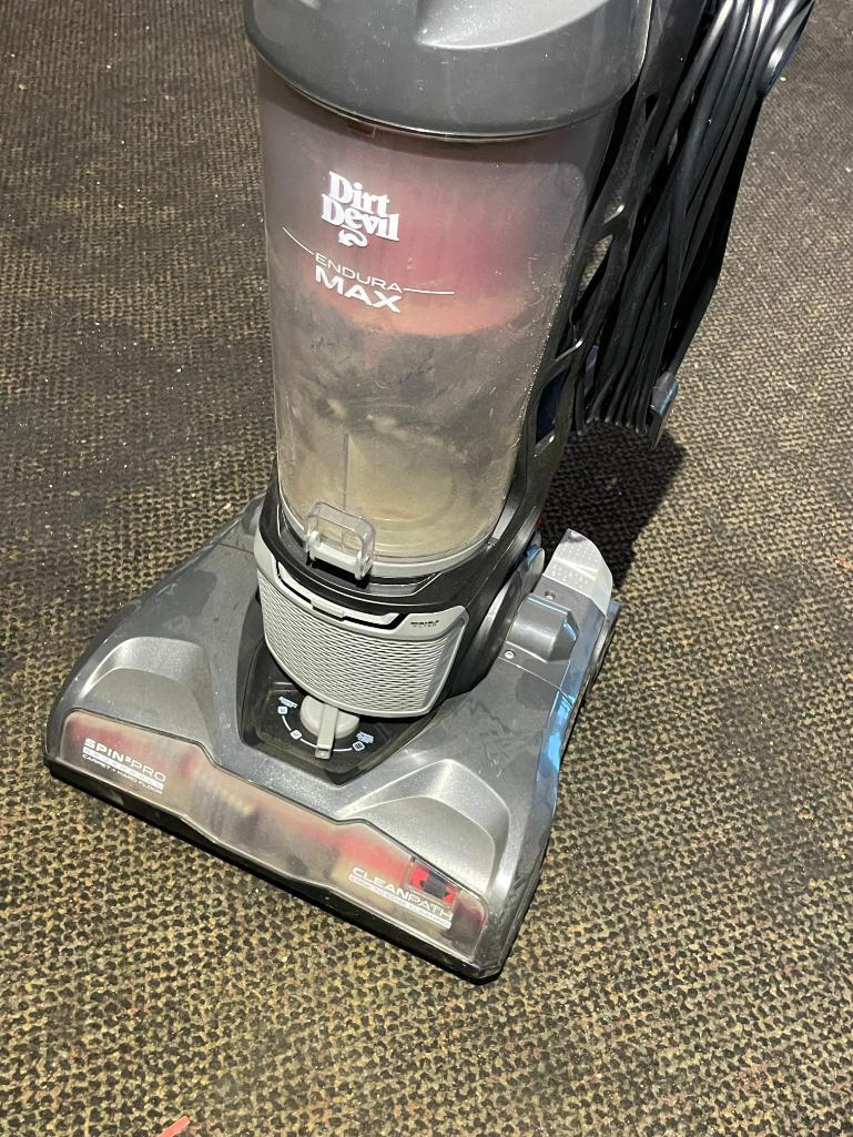 Dirt Devil Endura Max Spin Pro Clean Path Vacuum