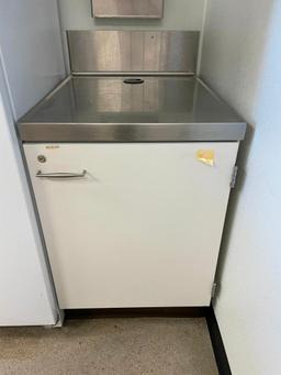 Custom Built Stainless Steel Top Single-Door Worktop Cabinet w/ 2 Shelves, 30in x 24in x 36in