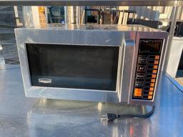 Templeton Commercial Microwave Model: AFA-GMW-002