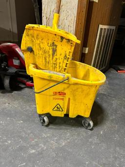 Mop Bucket, Mop