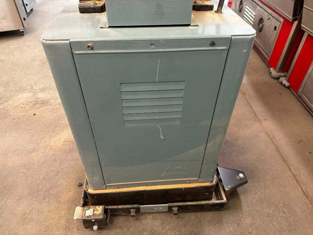 Delta 14in Band Saw Model 28-203 w/ Factory Trolley