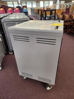 Rolling Spectrum 30 Slot Laptop Cart 30" x 24" x 39"