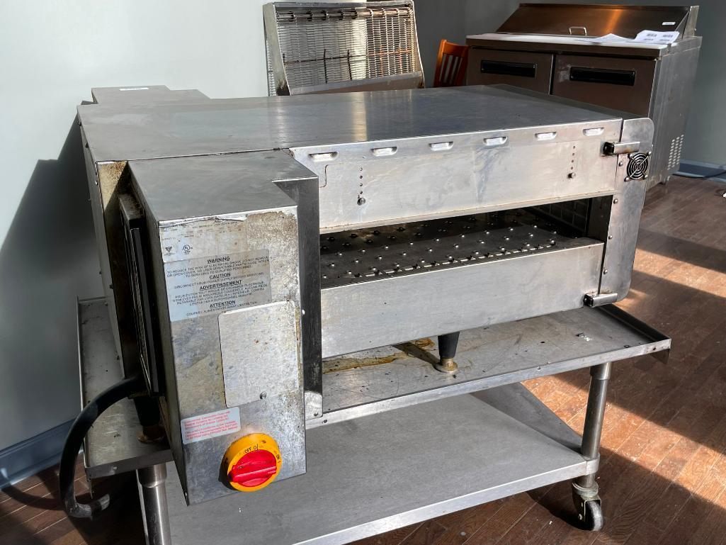 OVENTION Model: C2600 Ventless Conveyor Oven, 26in x 20in Countertop Model, VG Cond. Works Great