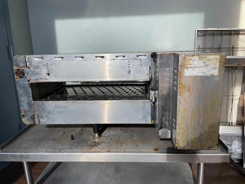 OVENTION Model: C2600 Ventless Conveyor Oven, 26in x 20in Countertop Model, VG Cond. Works Great