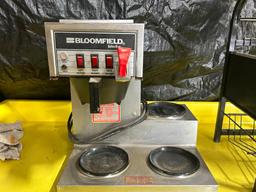 Bloomfield 8572D3F Koffee King 3 Warmer Right Stepped Automatic Coffee Brewer - 120V