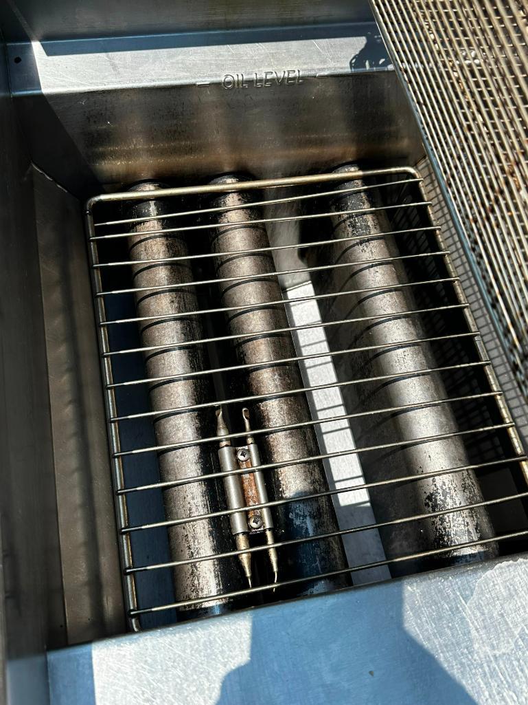 Pitco Frialator Model 40S 40lb Natural Gas Floor Fryer, CLEAN