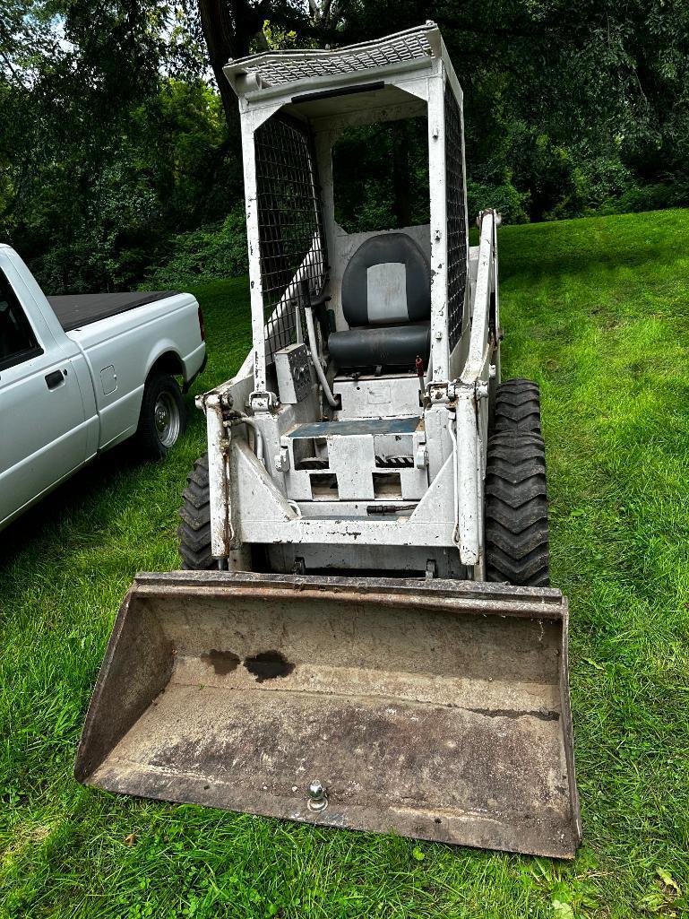 Bobcat Model M700 Skid Loader / Skid Steer 1,168 Hrs - Runs Great, Blade, Digger & Bucket