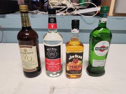 Sealed Liquor; VO & Well Made Vodka 1 Liter, Jim Beam Peach & Martini Rossi 750ml