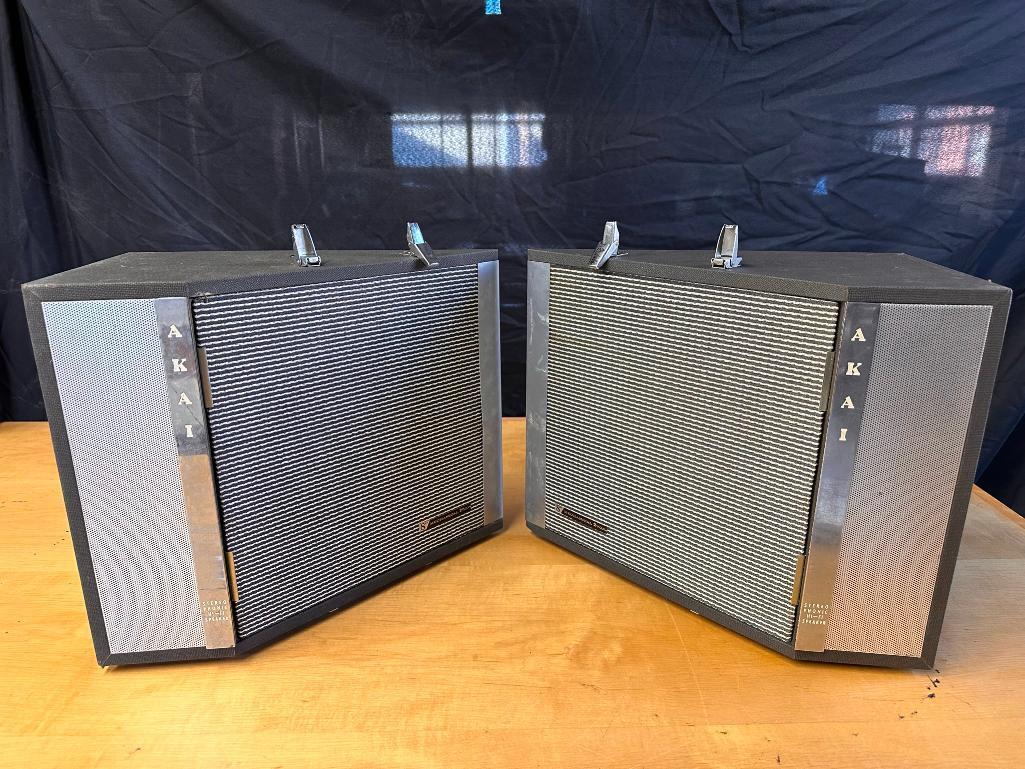 AKAI Model SS-50 Stereophonic Sound Portable Suitcase Speakers