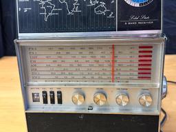 Allied Model 2682 Solid State Eight Band - Tune in the World Portable Radio