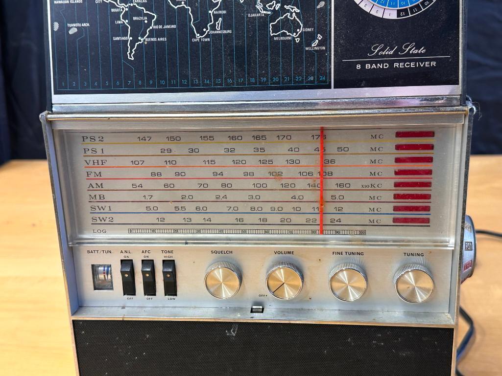 Allied Model 2682 Solid State Eight Band - Tune in the World Portable Radio