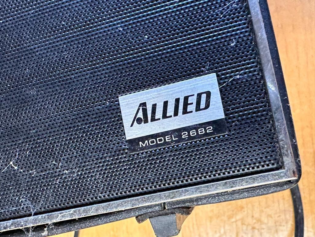 Allied Model 2682 Solid State Eight Band - Tune in the World Portable Radio