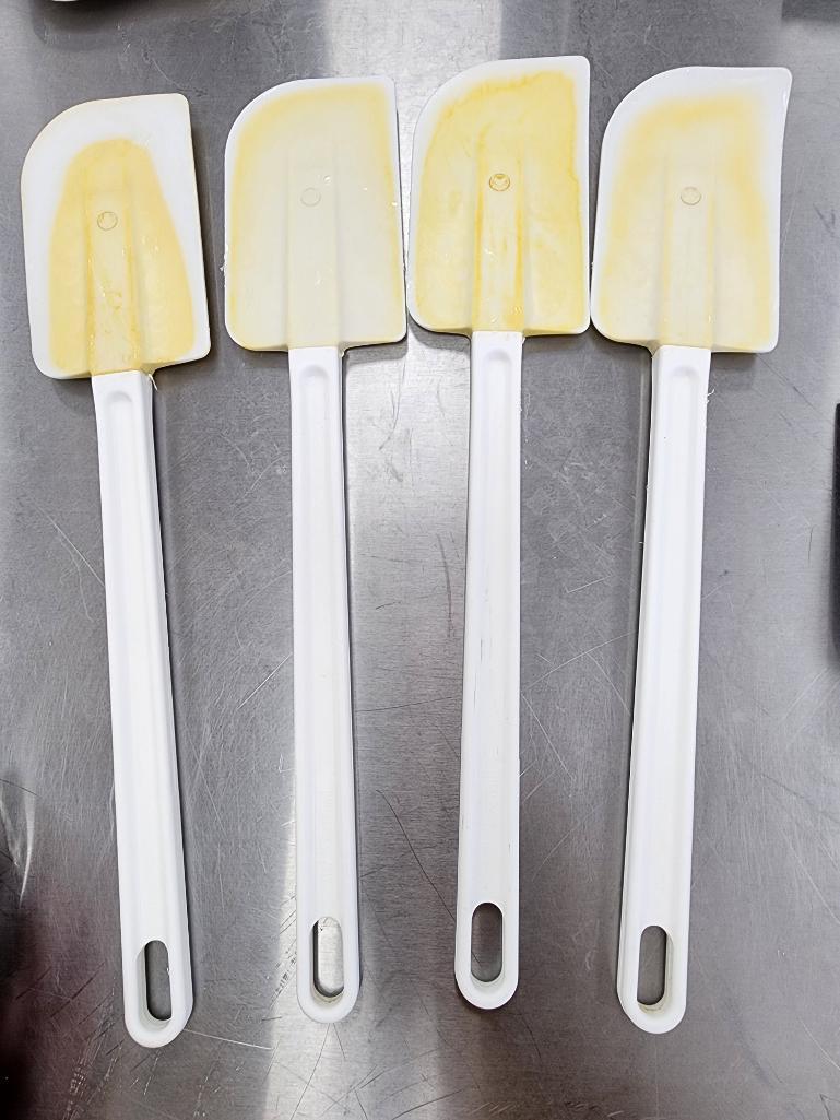 Lot of 5, Vollrath No. 52013 NSF White Plastic Spatula, 13-5/8in