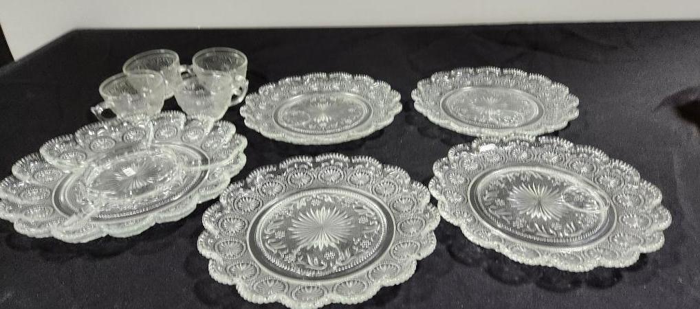 Brockway American Concord Snack Set - (4) Tea Cups w/ Saucer & Divided Tray