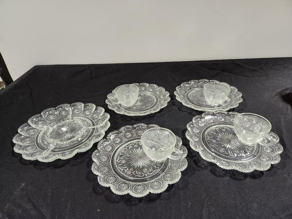 Brockway American Concord Snack Set - (4) Tea Cups w/ Saucer & Divided Tray