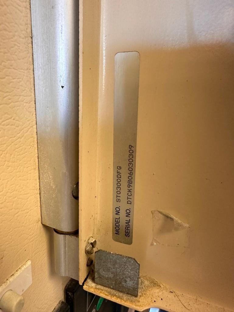 Speed Queen Double-Stack 30lb Commercial Dryer - Model: ST0300DFG - Working