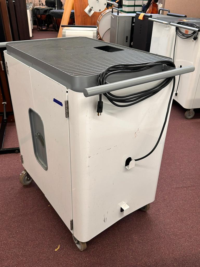Bretford Model BMC16E Elevation Charging Cart