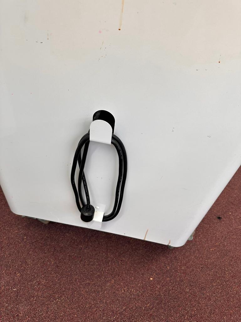 Bretford Model BMC16E Elevation Charging Cart