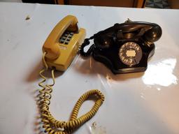 Lot of 2 Vintage Telephones