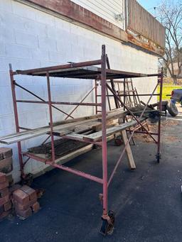 Scaffold System w/ Wheel Kit, Two Planks/Platforms