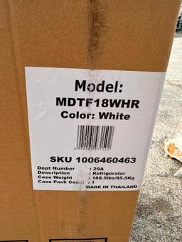 New in Box, Vissani 18 cu.ft. Top Freezer Refrigerator, White, Model MDTF18WHR