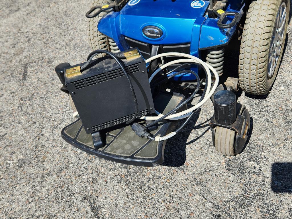 Quantum Power Wheelchair, Works Good, Includes Charger