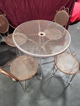 Vintage Iron Patio Table and Chairs