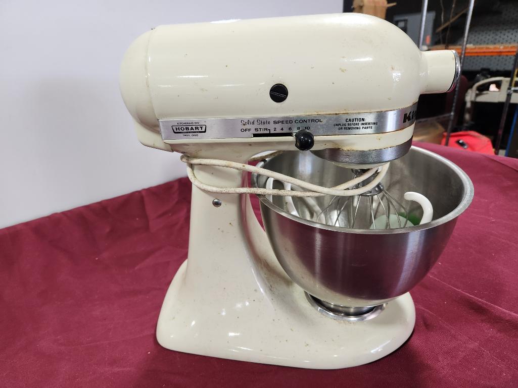 KitchenAid Stand Mixer Model K45SS Ivory