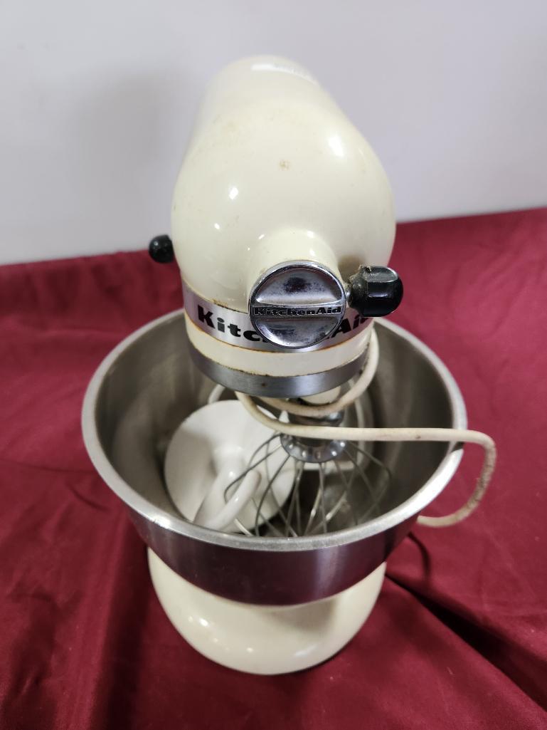 KitchenAid Stand Mixer Model K45SS Ivory