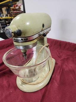 Vintage KitchenAid Stand Mixer w/ Glass Bowl