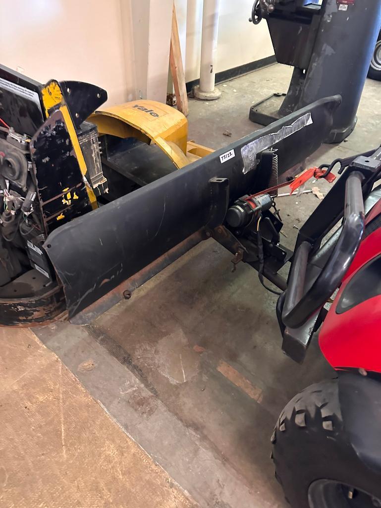 2013 Gravely Treker Side by Side w/ Manual Dump Bed, Snow Blade, 855hrs, Needs Axles, Low Power