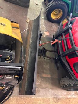 2013 Gravely Treker Side by Side w/ Manual Dump Bed, Snow Blade, 855hrs, Needs Axles, Low Power