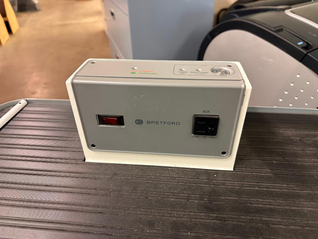 Bretford Model TX323LL/A Computer / Tablet Charging Cart