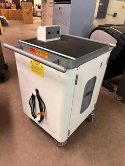 Bretford Model TX323LL/A Computer / Tablet Charging Cart