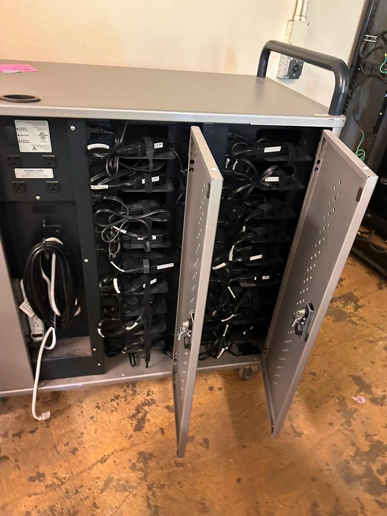 HP Model A307-15 Mobile Laptop / Tablet Charging Cart