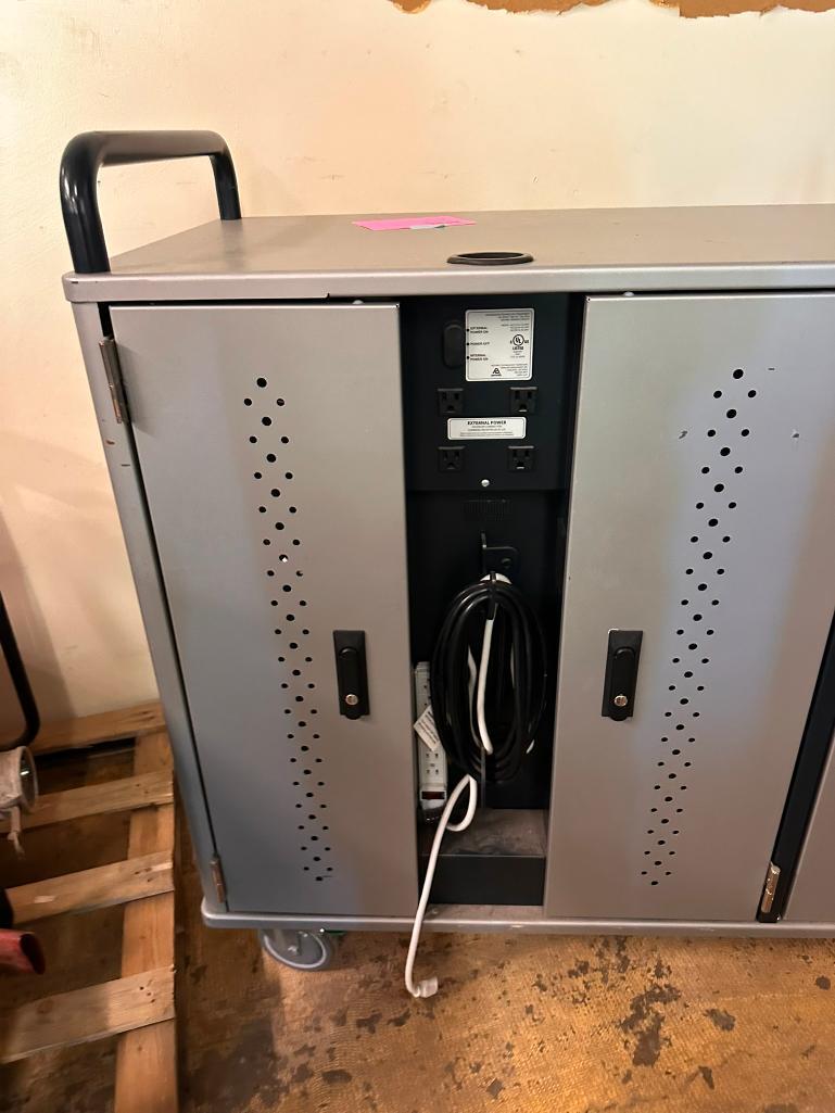 HP Model A307-15 Mobile Laptop / Tablet Charging Cart