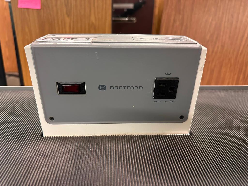 Bretford Model TX323LL/A Computer / Tablet Charging Cart