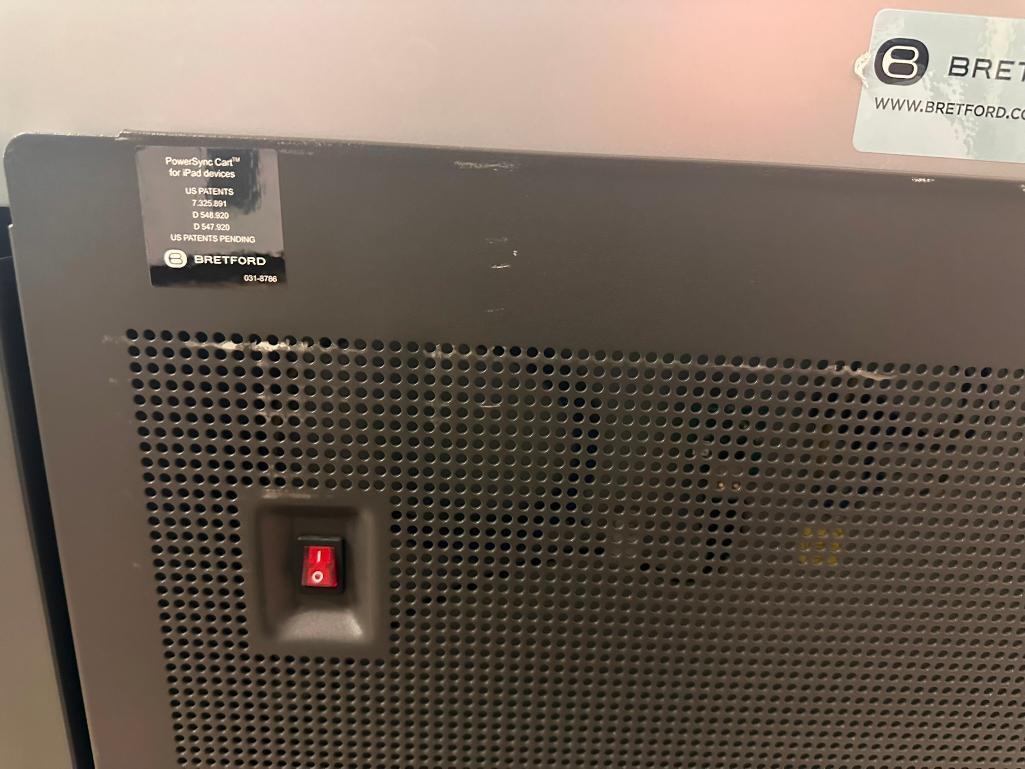 Bretford Model HB716LL/A Computer / Tablet Charging Cart