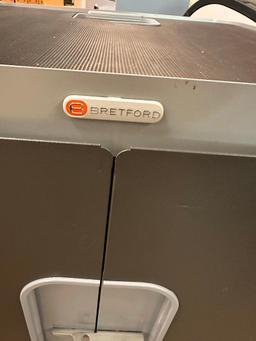 Bretford Model HB716LL/A Computer / Tablet Charging Cart