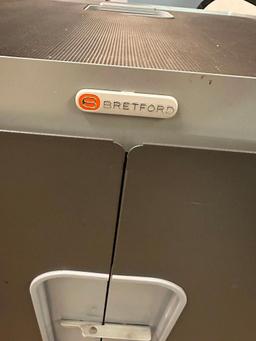 Bretford Model HB716LL/A Computer / Tablet Charging Cart
