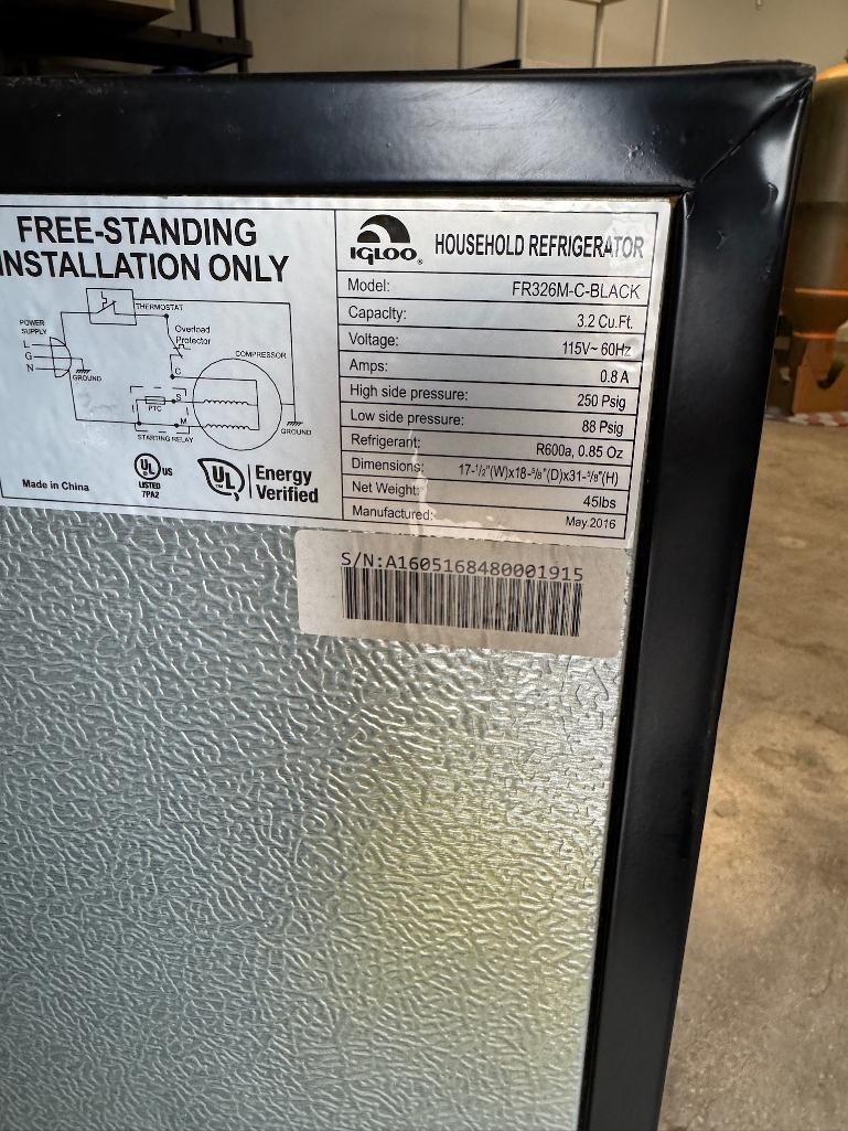 Used Igloo Mini Fridge
