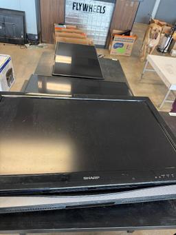 Bundle of Three Flat Screen TVs - Vizio 40" D40F-G9 (x2) & Sharp 32" LC-32SB220U