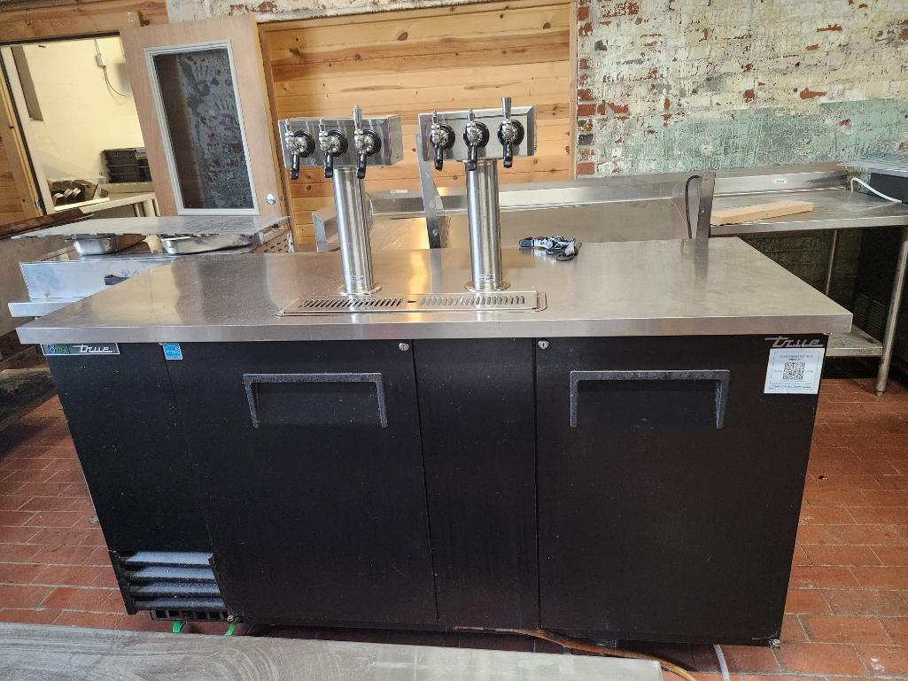 TRUE TDD-3-HC 69in Direct Draw Draft Beer System w/ 3-Keg Capacity, 2 Tap Towers