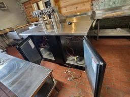 TRUE TDD-3-HC 69in Direct Draw Draft Beer System w/ 3-Keg Capacity, 2 Tap Towers
