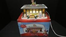 Dept 56 - DISNEY - Minnies Diner - Licensed Disney item - LIGHT UP - ( 6 of 9 Dept 56 items)